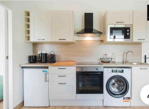 Cosy Loire, T2 neuf au bords de Loire,vue cathédrale et parking privé