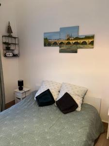 Cosy Loire, T2 neuf au bords de Loire,vue cathédrale et parking privé
