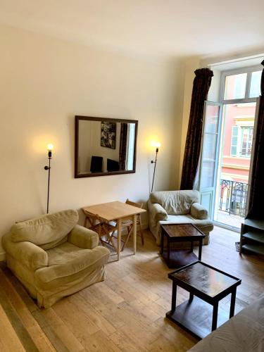 Cosy love nest near the sea Place Massena