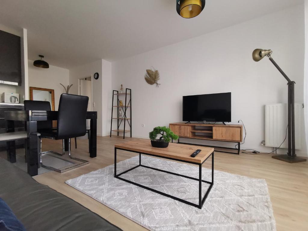 Appartement Cosy'part Gold. 7 Rue Albert Jacquard 95870 Bezons