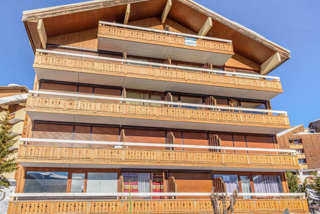 Appartement Cosy ski-out studio with balcony in L'Alpe d'Huez - Welkeys Rue du 93ème R.A.M. Résidence Le Météor 38750 Huez