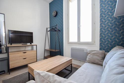 Cosy studio 2 pers tout équipé a 10min du RER C et métro Ligne 7