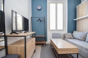 Cosy studio 2 pers tout équipé a 10min du RER C et métro Ligne 7