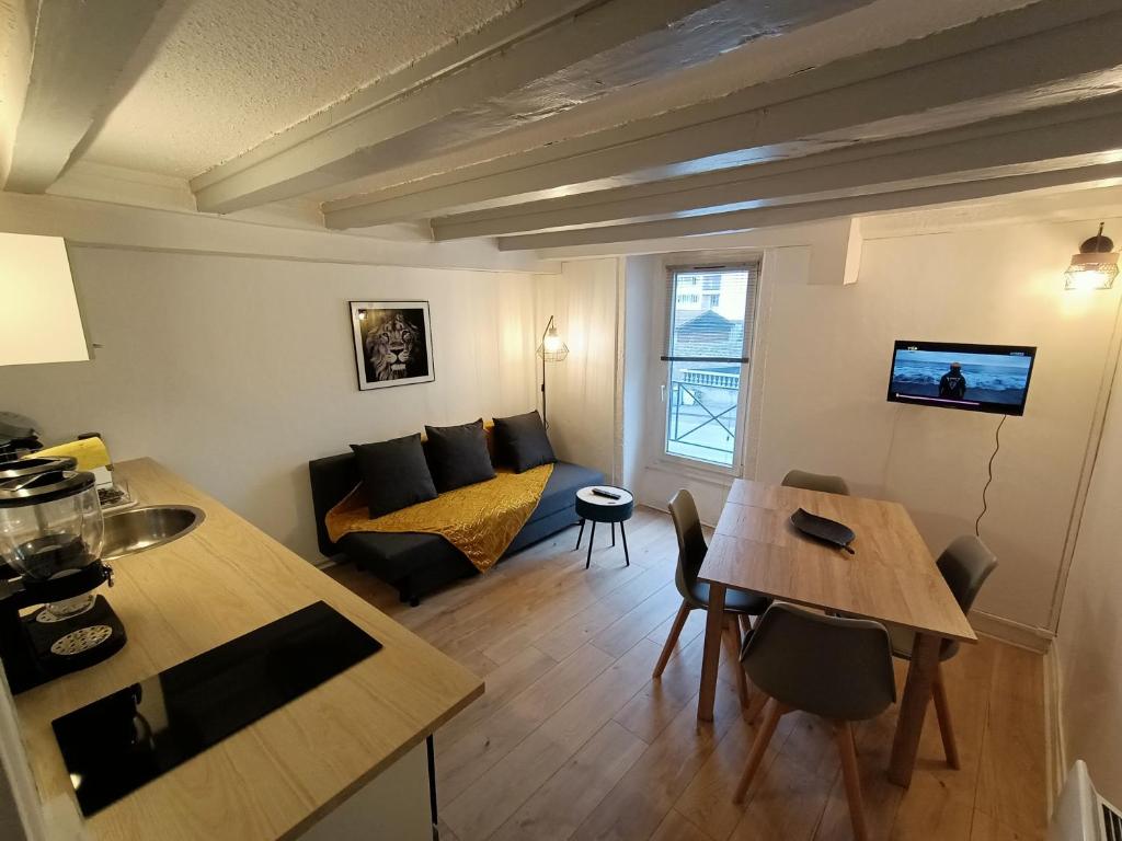 Appartement Cosy T2 1er étage gauche 14 Avenue de la Libération 42600 Montbrison