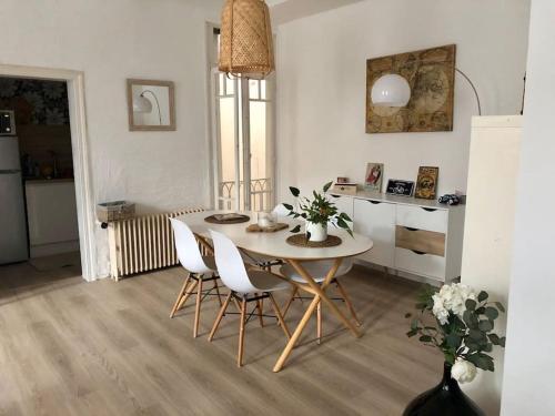 Appartement cosy, une chambre, hyper centre à Perpignan 35 Rue Grande la Réal 66100 Perpignan Languedoc-Roussillon