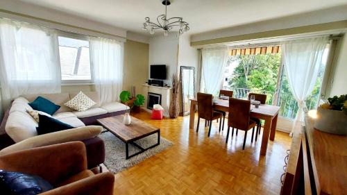 Cosy White, 2 Ch + balcon & parking