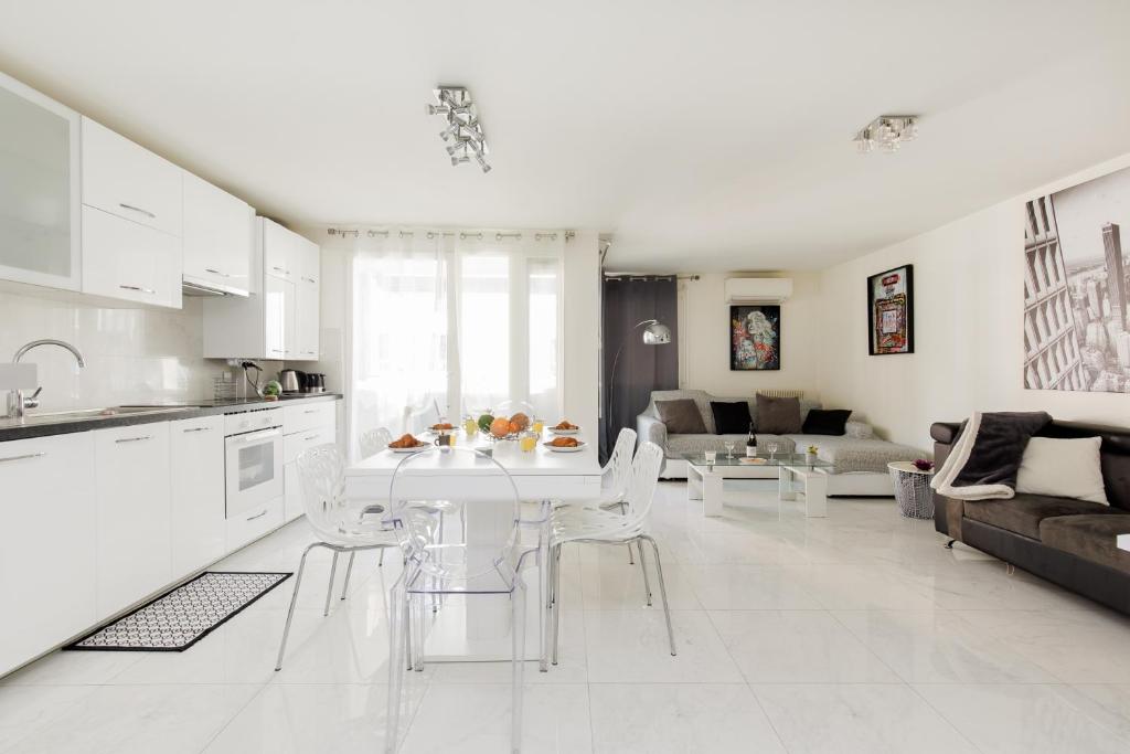 Appartement Cosy YourHostHelper 3 Rue de la Verrerie 06150 Cannes