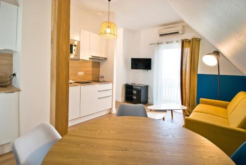 CosyBNB bleu, logement indépendant, wifi, parking, petit déjeuner
