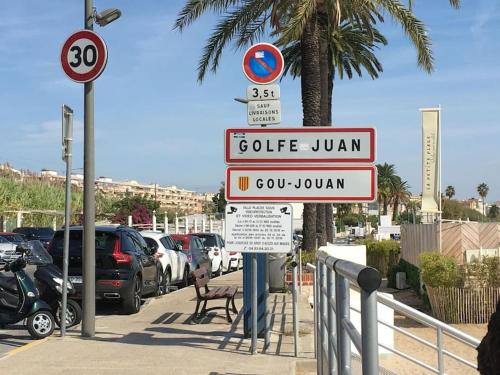 Côte d'Azur, GOLFE-JUAN, studio, direct plage