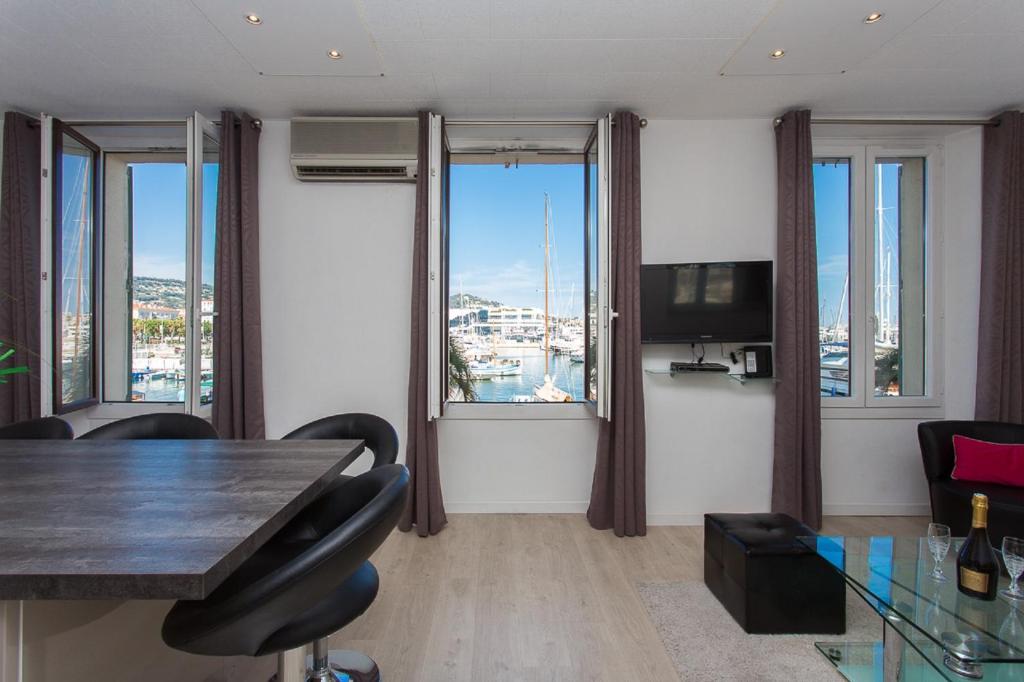 Appartement COTE PORT 11 Quai Saint-Pierre 06400 Cannes