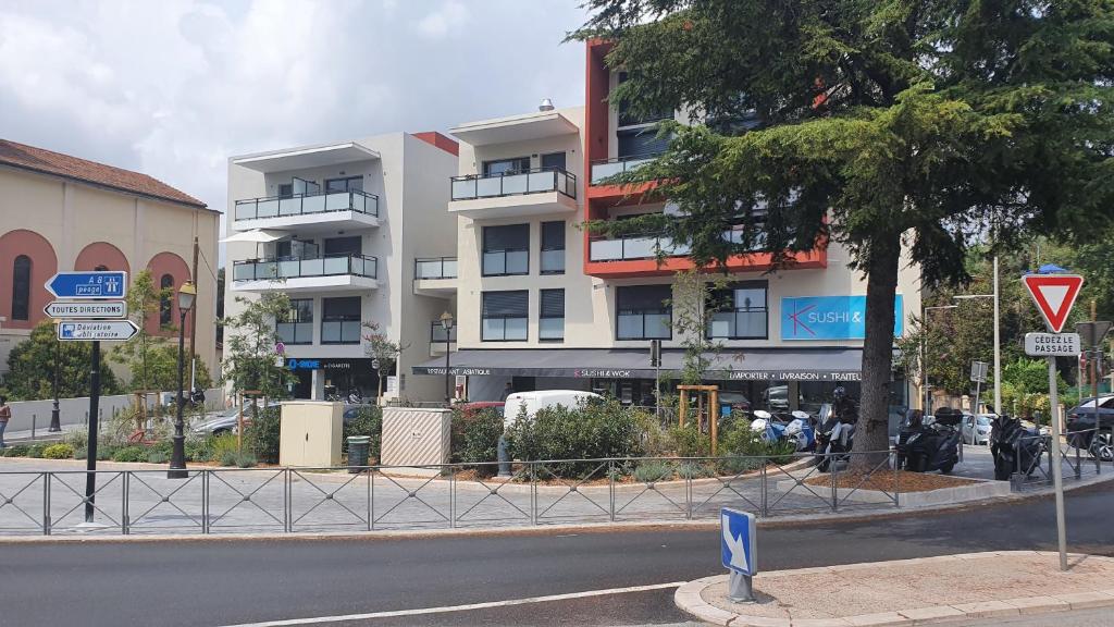 COTE VILLAGE 6 Avenue Auguste Verola, 06200 Nice