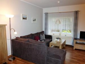 Cottage in Montelabbate with Pool, Garden, BBQ, Parking