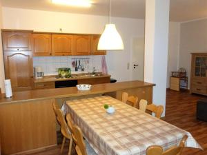 Cottage in Montelabbate with Pool, Garden, BBQ, Parking