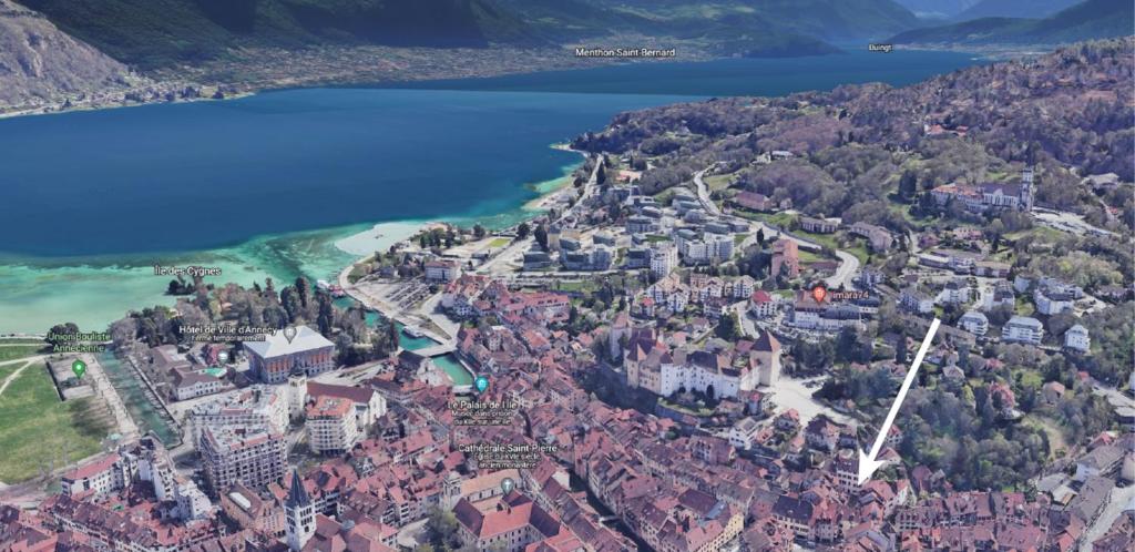 Coup de Coeur au pied du château - Joli studio idéalement placé 6 côte Saint Maurice, 74000 Annecy