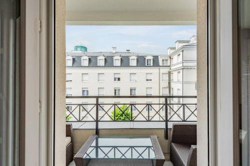 Cour royal apartment near Disneyland BMYGUEST