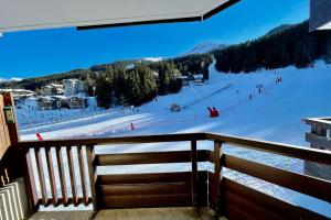 Courchevel La Tania - apartment at the foot of the slopes