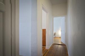Courtyard Apartment (REBELI)