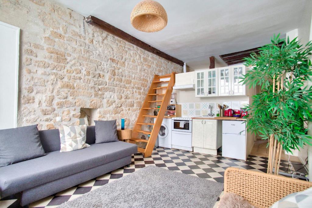 Appartement Cozy 1 Mezzanine & 1Bedroom Louvre Moulins Free Netflix 8 Rue des Moulins 75001 Paris