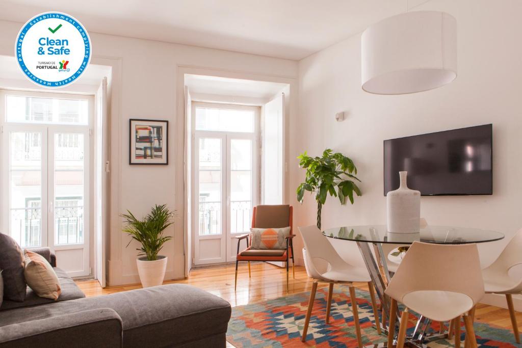 Cozy 1st Floor Flat Central Chiado District With Balconies and AC 19th Century building Rua da Atalaia, 1200-041 Lisbonne