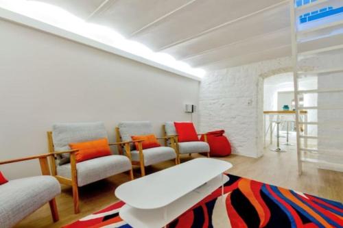 Cozy 2 Bedroom Apartment in Paris