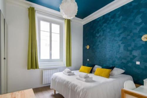 Cozy 2 Bedroom Apartment in Paris