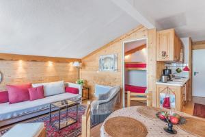 Cozy 2-bedroom with terrace overlooking the valley of Megève Welkeys