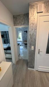 Cozy and Modern 1 Bedroom 3 room Apartment