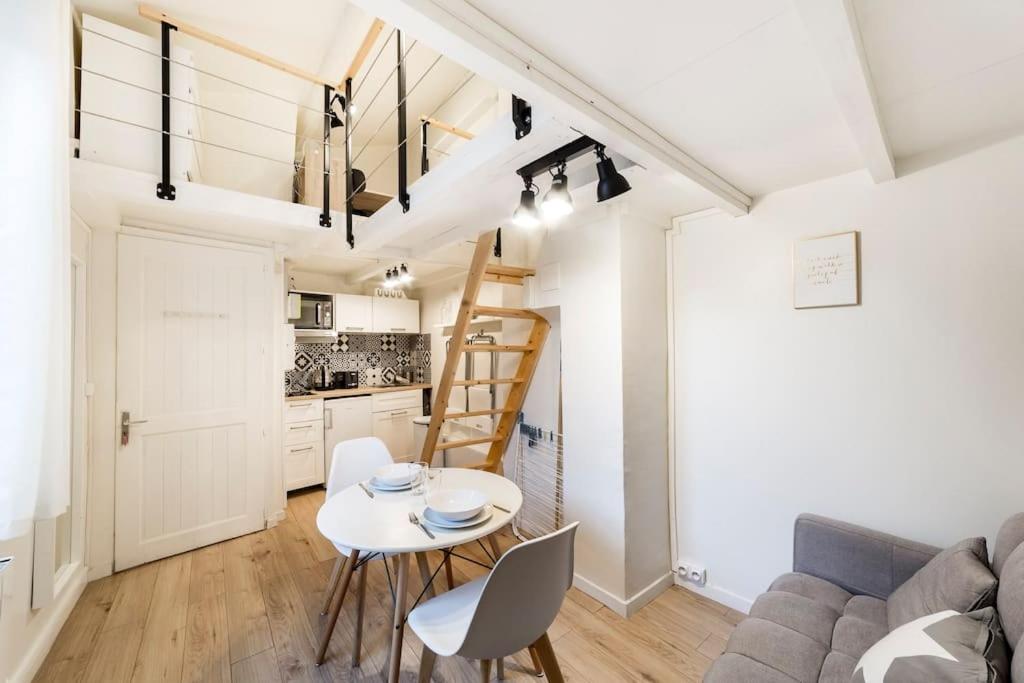 Cozy and modern studio in the 5th arrondissement 12 Place Saint-Paul, 69005 Lyon