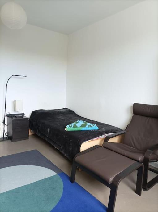 Cozy and small place to stay in Berlin. 2 Aristotelessteig 2nd floor, 10318 Berlin