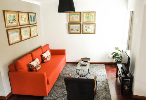 Cozy and Spacious apartment in Graça, Lisbon