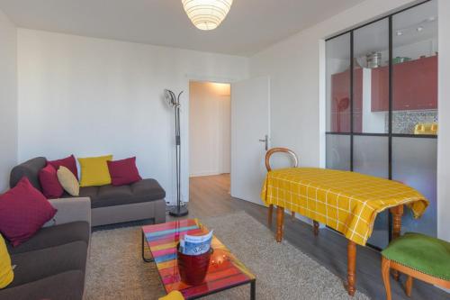 Cozy and spacious with balcony and view over Seine