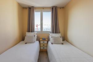 Cozy and spacious with balcony and view over Seine