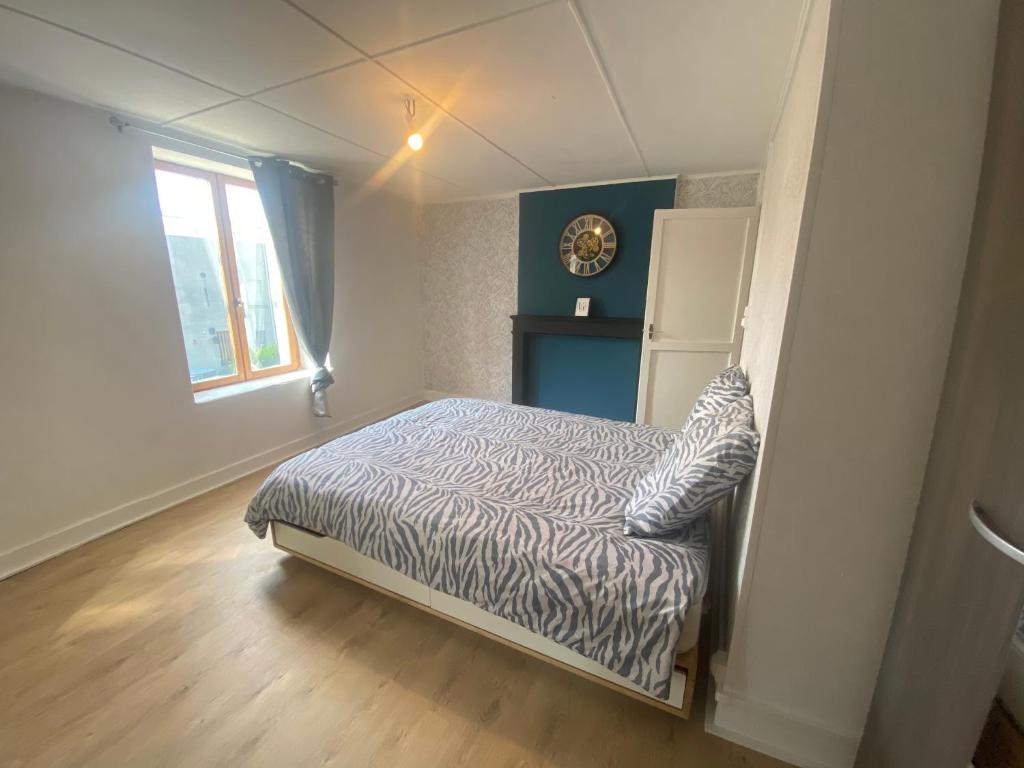Cozy and spacious with balcony and view over Seine 92110 Clichy