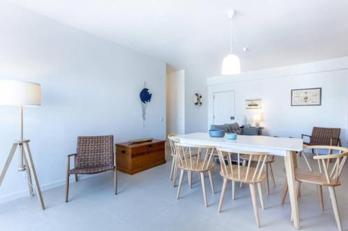 Cozy ap renovado 1ª linha de Praia - Armação Pêra