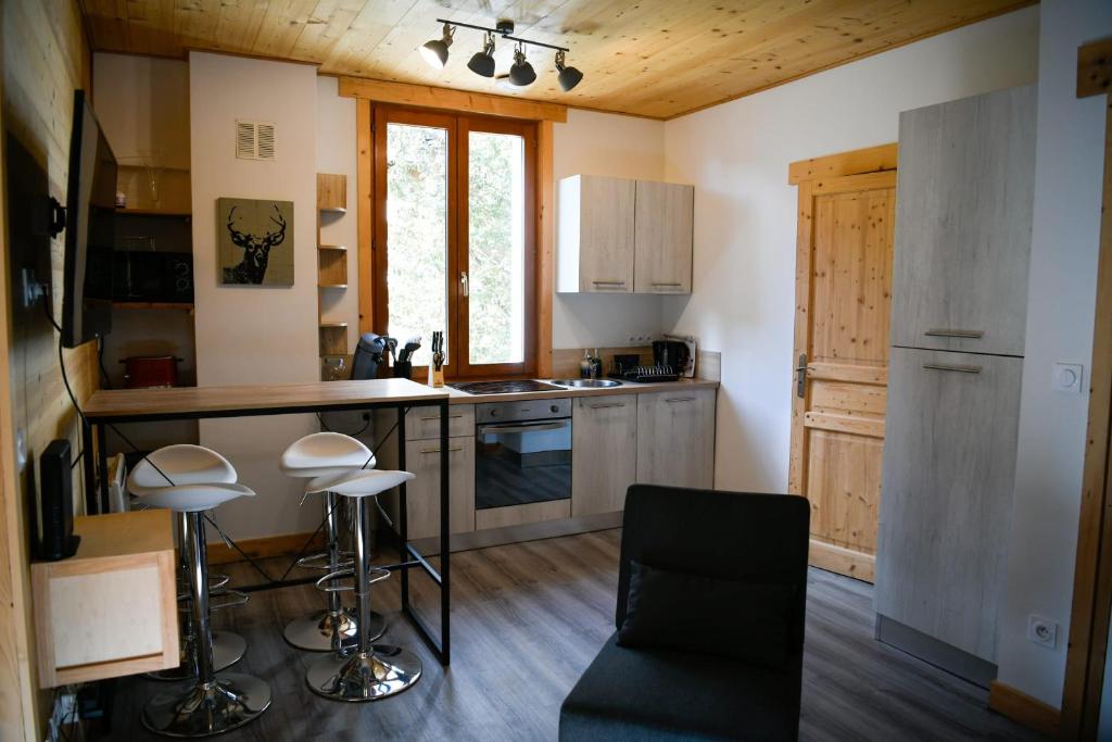 Appartement Cozy apartment close to the Aiguille du Midi cable car 231 Chemin François Devouassoux 74400 Chamonix-Mont-Blanc