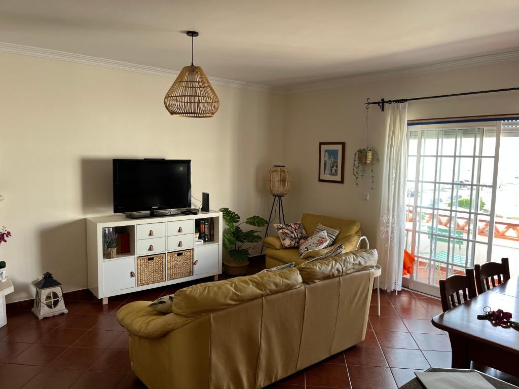 COZY APARTMENT ERICEIRA WITH SEA VIEW Rua do Carido 2º D, 2655-213 Ericeira