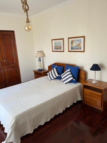 COZY APARTMENT ERICEIRA WITH SEA VIEW