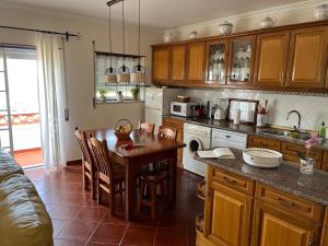 COZY APARTMENT ERICEIRA WITH SEA VIEW