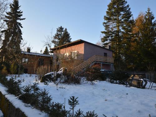 Cozy Apartment in County of Manderscheid with Balcony