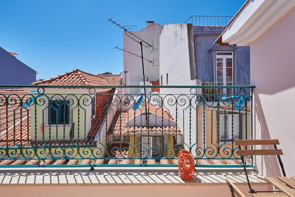 Cozy apartment in historic center with terrace Rua do Vale 18 3ºD, 1700-000 Lisbonne