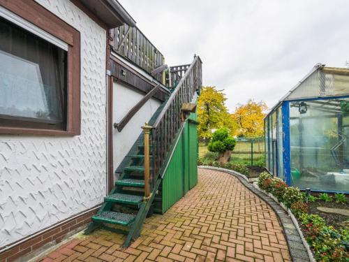 Cozy Apartment in Lichtenhain with Garden