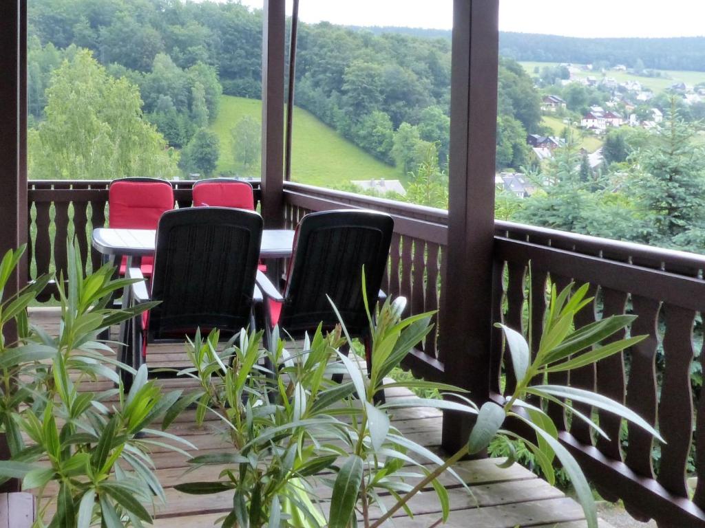Cozy Apartment in Ore Mountains with Balcony and Garden , 08359 Breitenbrunn/Erzgeb.