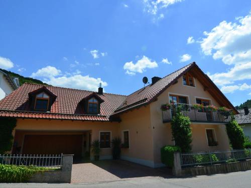 Cozy Apartment in Prunn with Private Terrace