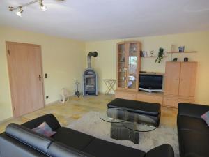 Cozy Apartment in Prunn with Private Terrace