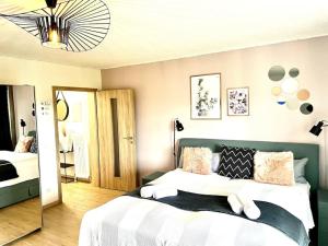 Cozy Apartment, modern mit Balkon