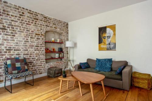 Cozy apartment nearby the Saint Martin Canal - Paris - Welkeys