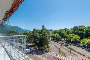 Cozy apartment with balcony near Lake Annecy and the beaches
