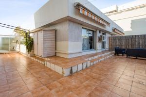 Cozy apartment with huge terrace and swimmingpool - Welkeys