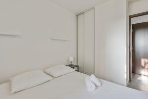 Cozy apartment with huge terrace and swimmingpool - Welkeys