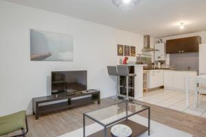 Appartement Cozy apartment with parking space and garden - Welkeys 4 rue François de Guillebon 59110 La Madeleine Nord-Pas-de-Calais